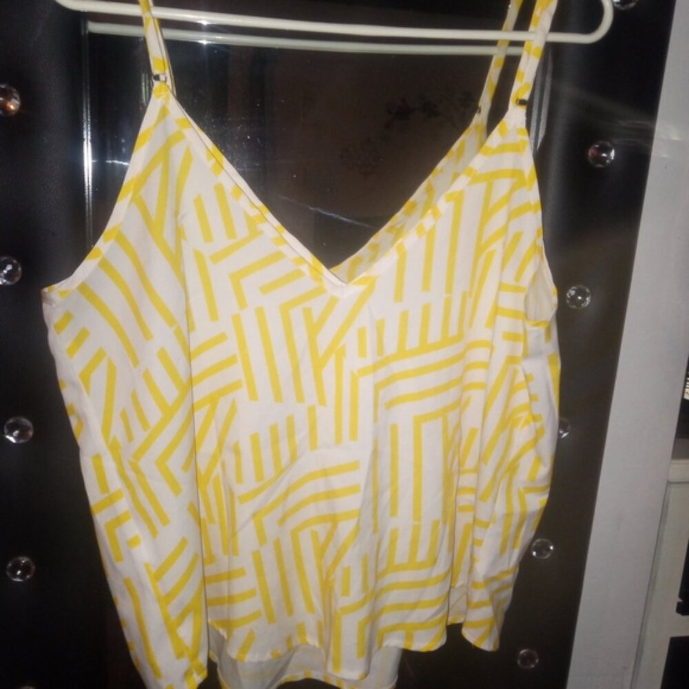 SHEIN Yellow and White Geometric Top